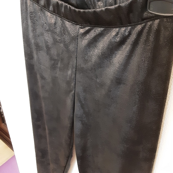 Wishlist Faux Black Leather Leggings - Picture 6 of 6